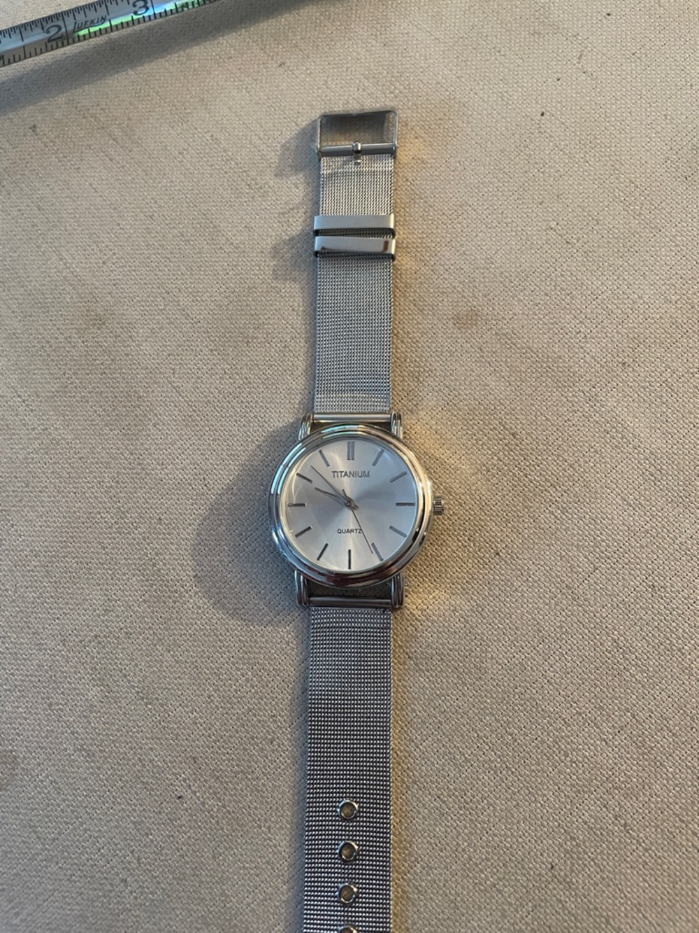 Titanium Quartz Silver Mesh Strap Watch needs battery